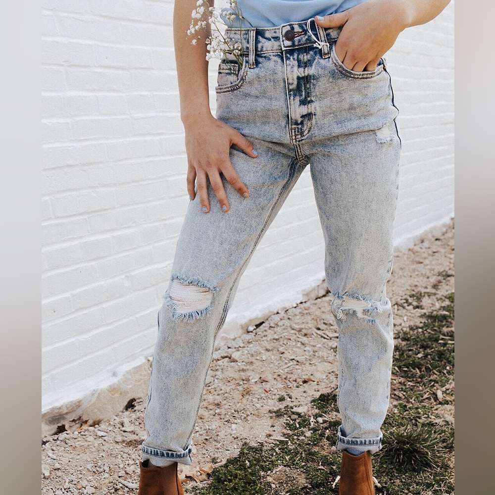 BNWT Acid Wash Mom Jean